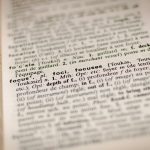 【2025年最新】YouTube翻訳の完全ガイド!設定方法からAIで海外収益を稼ぐ裏技まで